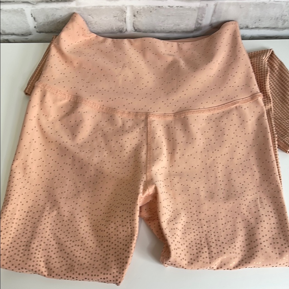 Beyond Yoga Pink with Gold Dots High-Rise Leggings Size S - Picture 9 of 9